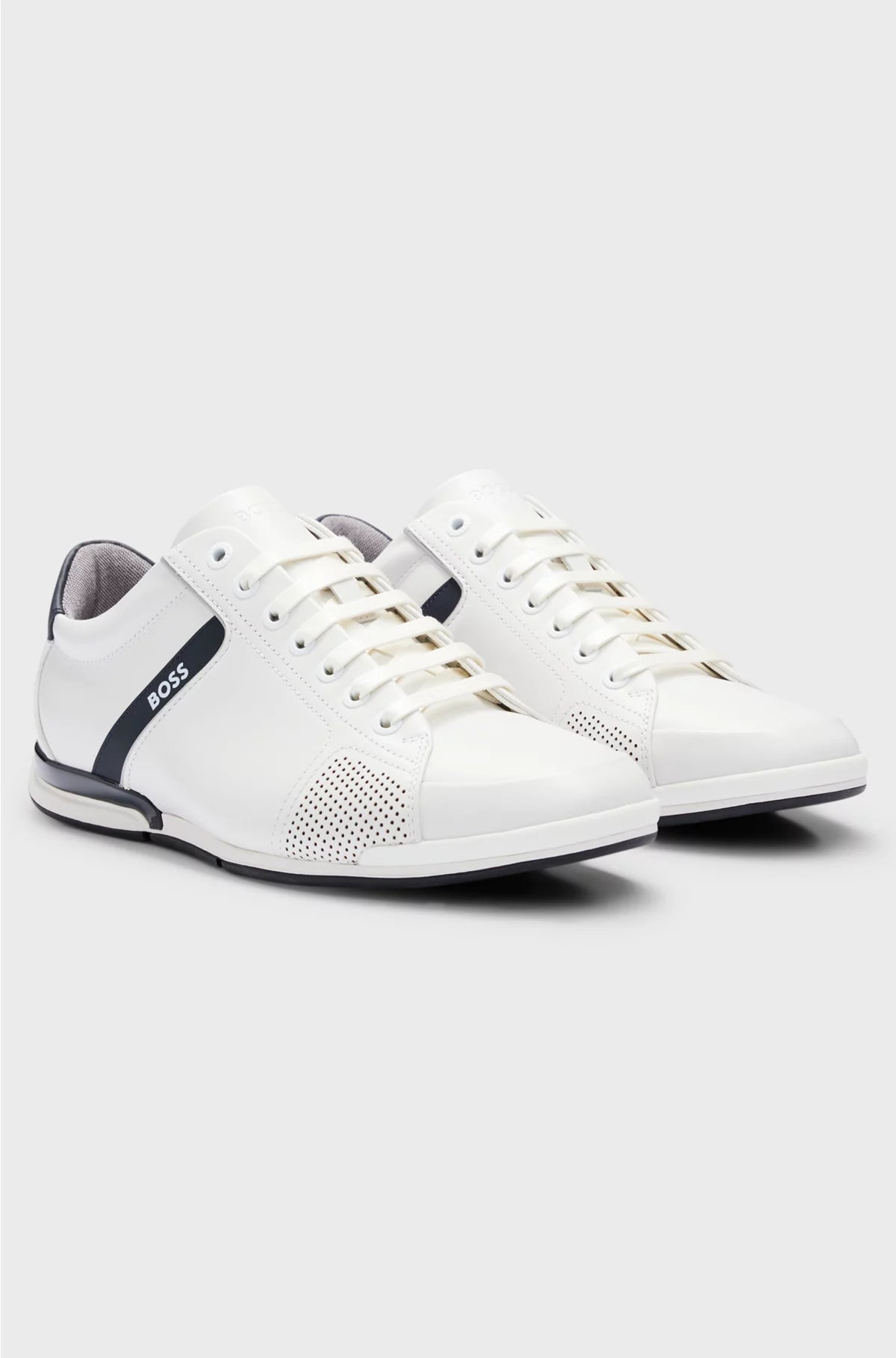 LEATHER TRAINERS WITH ODOUR-CONTROL LINING