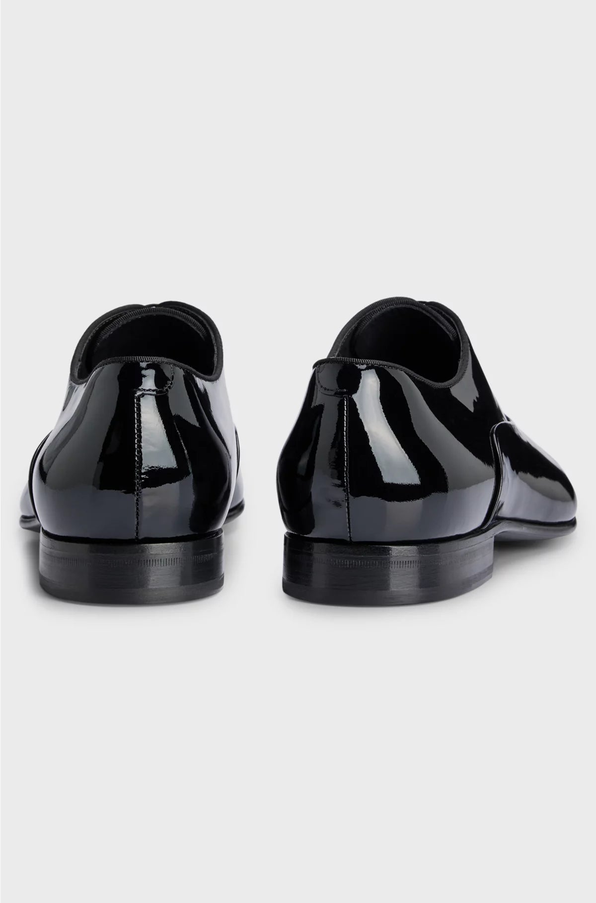 PATENT LEATHER OXFORD SHOES WITH A POINTED SHAPE