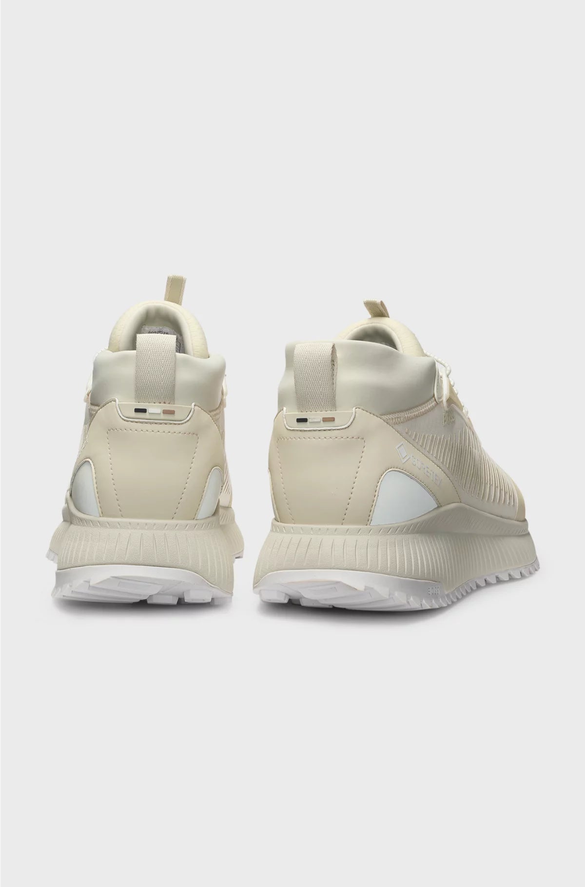 TRAINERS WITH WATERPROOF FINISH