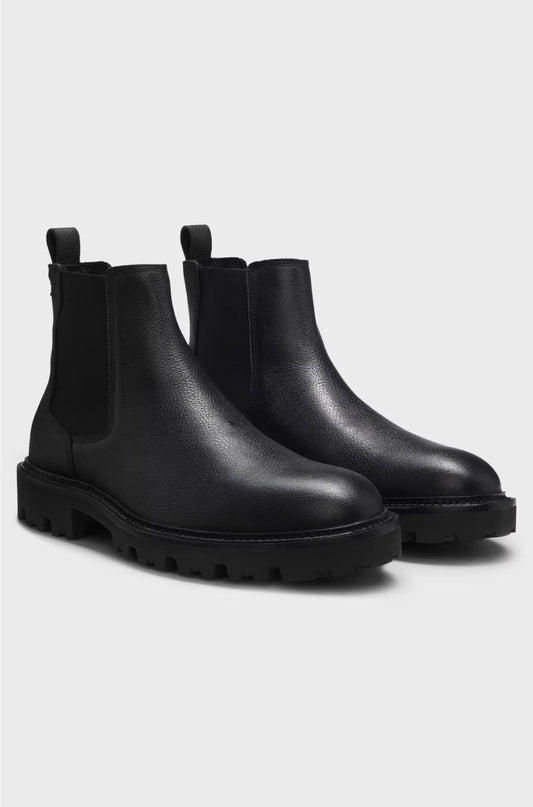 CHELSEA BOOTS IN GRAINED LEATHER WITH LUG SOLE